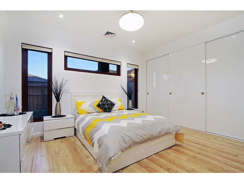 6 Woodforest Street, South Morang VIC 3752