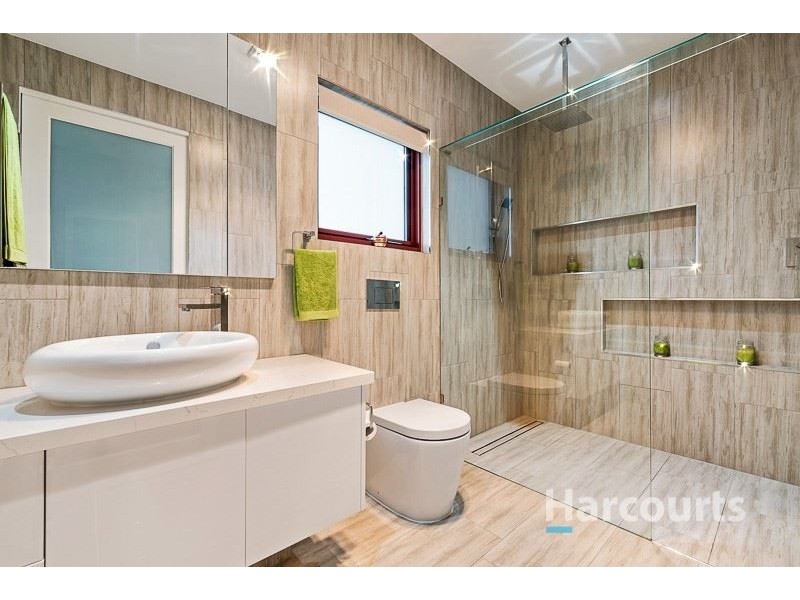 6 Woodforest Street, South Morang VIC 3752