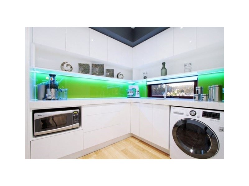 6 Woodforest Street, South Morang VIC 3752