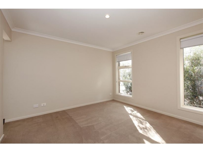 25 Coleridge Way, South Morang VIC 3752