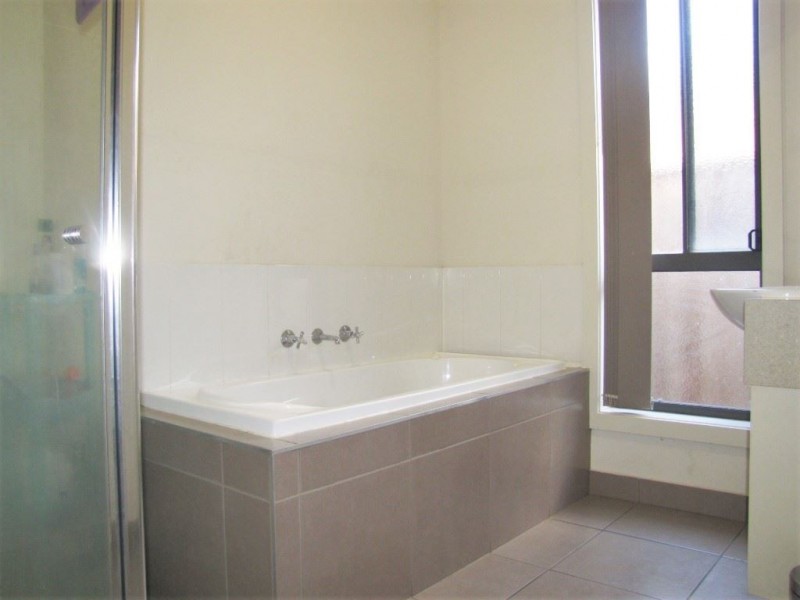 6 Clonard Crescent, Epping VIC 3076