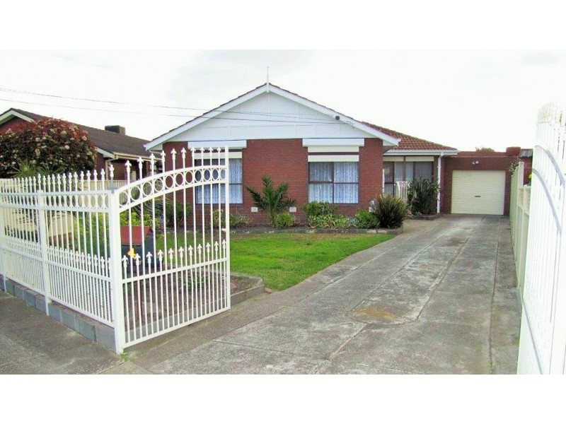 4 Chantal Close, Thomastown VIC 3074