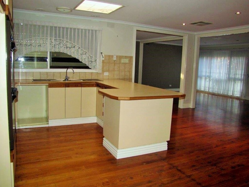 4 Chantal Close, Thomastown VIC 3074