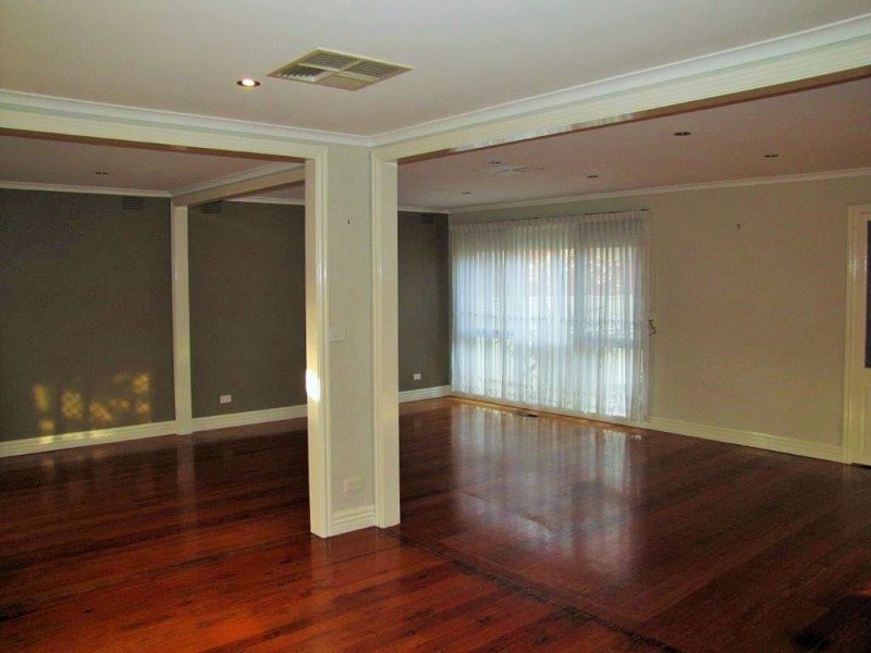 4 Chantal Close, Thomastown VIC 3074