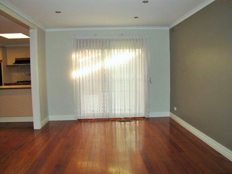 4 Chantal Close, Thomastown VIC 3074