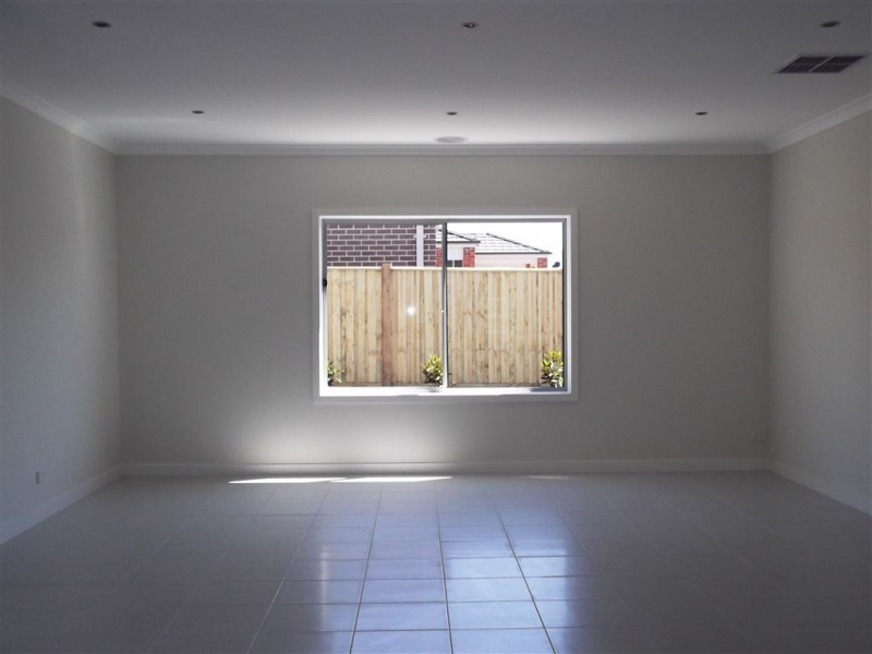74 The Parade, Wollert VIC 3750