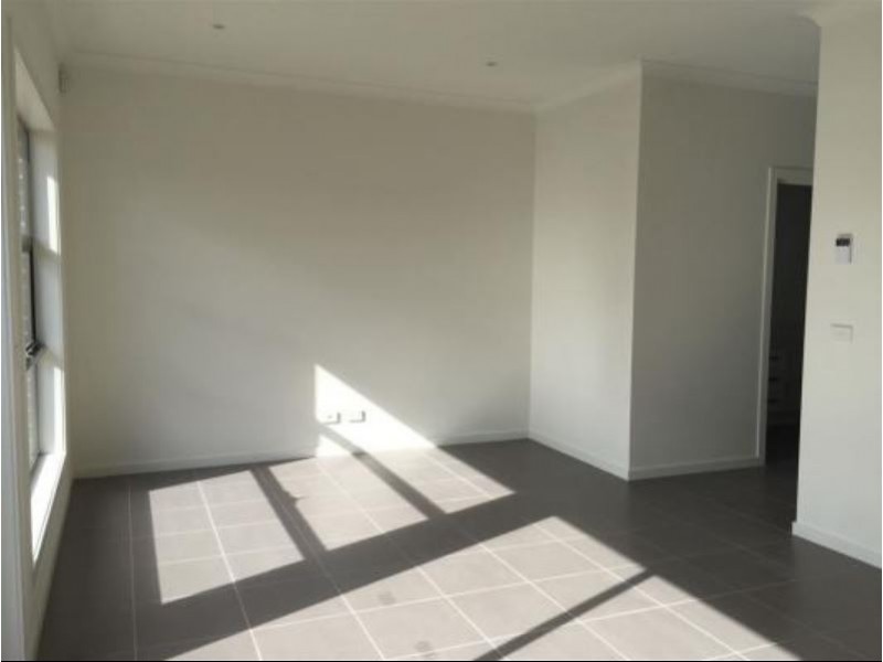 4/4 Cherry Court, Lalor VIC 3075