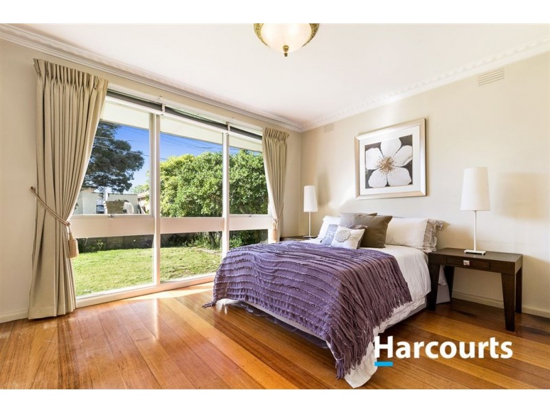 11 Huskisson Avenue, Lalor VIC 3075