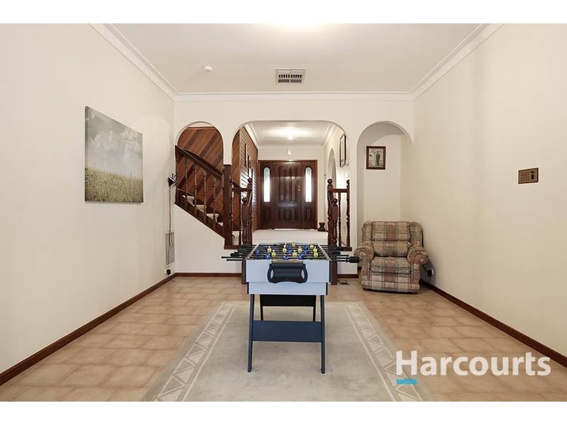 6 Northey Close, Thomastown VIC 3074