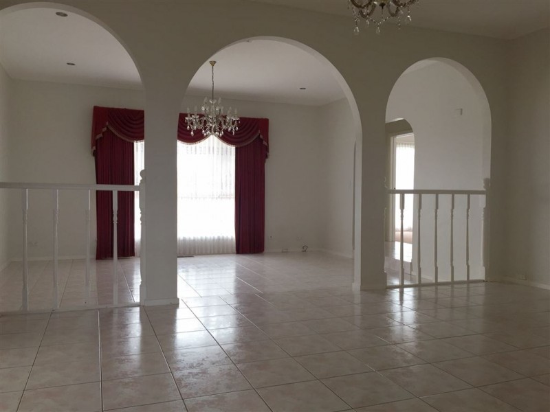 21 Lockwood Grove, Thomastown VIC 3074