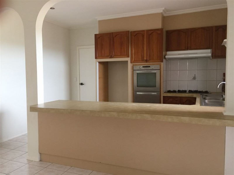 21 Lockwood Grove, Thomastown VIC 3074