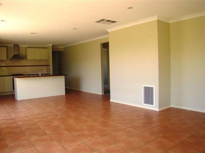 2 Birdwood Court, Doreen VIC 3754