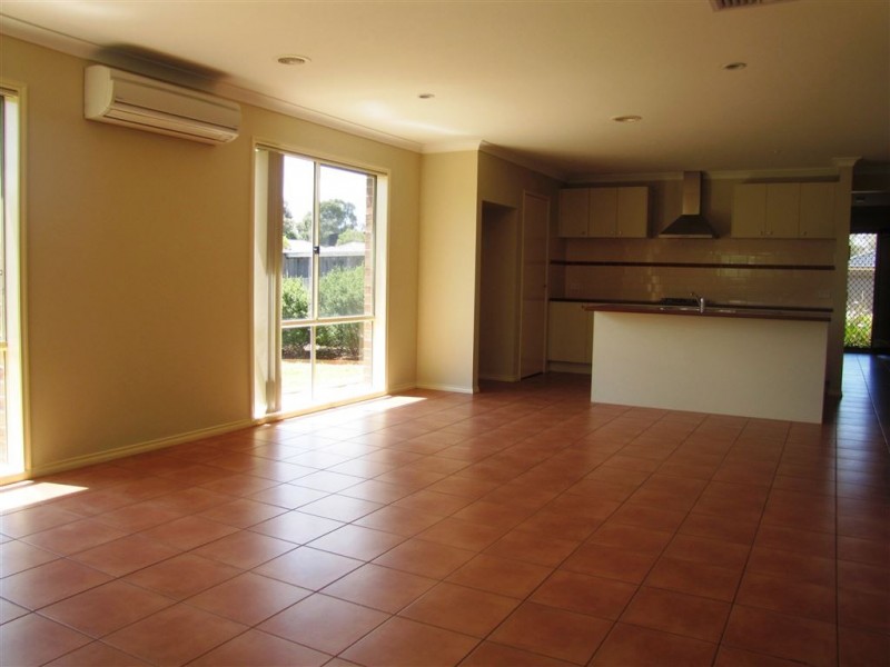 2 Birdwood Court, Doreen VIC 3754