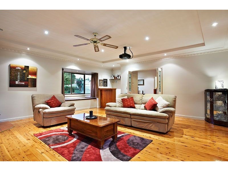 10 Borrie Street, Reservoir VIC 3073
