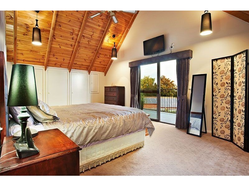 10 Borrie Street, Reservoir VIC 3073