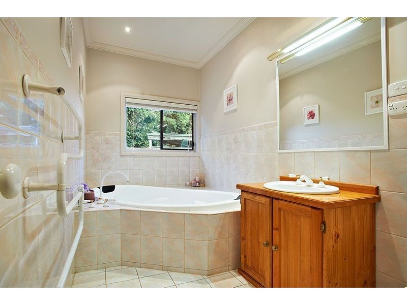 10 Borrie Street, Reservoir VIC 3073