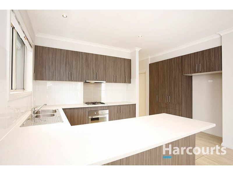 24 Alhambra Drive, Epping VIC 3076