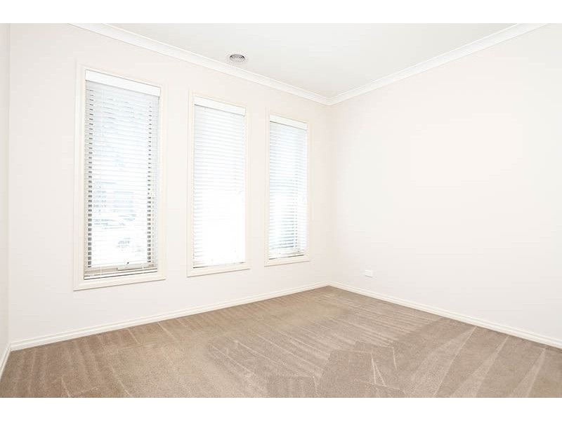 24 Alhambra Drive, Epping VIC 3076