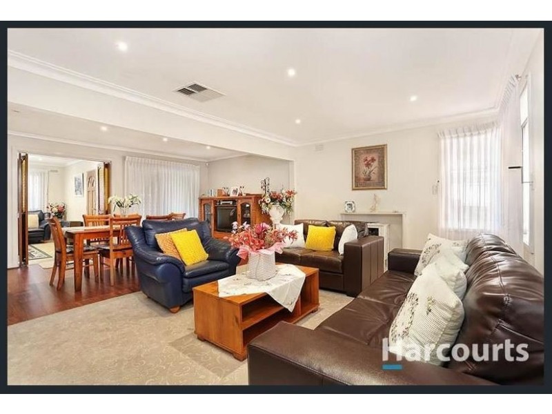 24 Currawong Avenue, Lalor VIC 3075