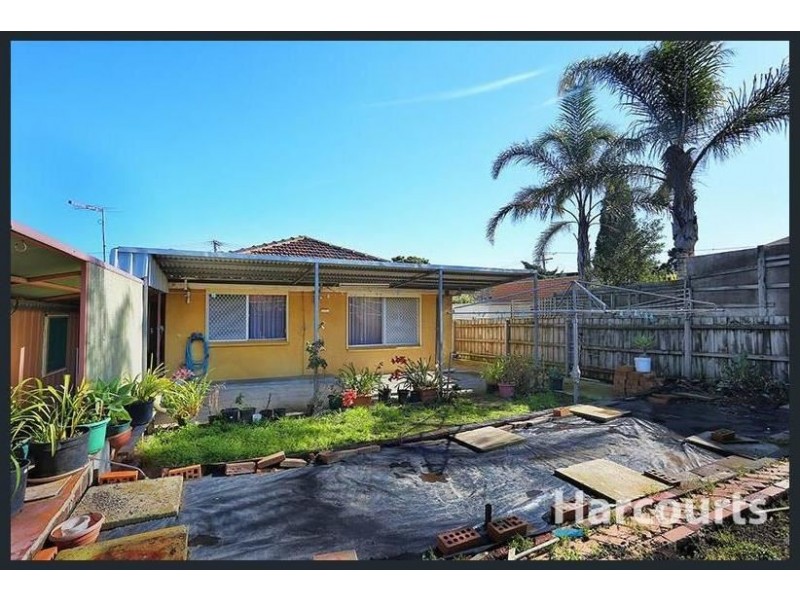 24 Currawong Avenue, Lalor VIC 3075