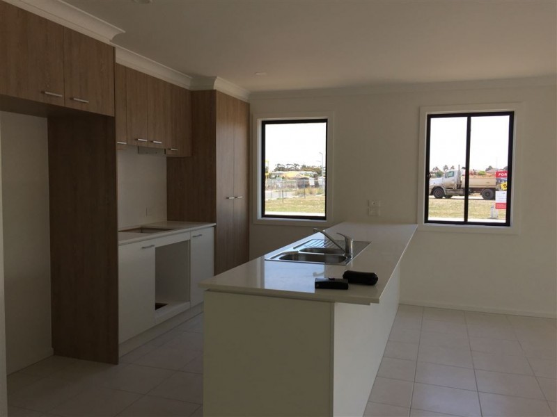 37 Bentham Street, Roxburgh Park VIC 3064