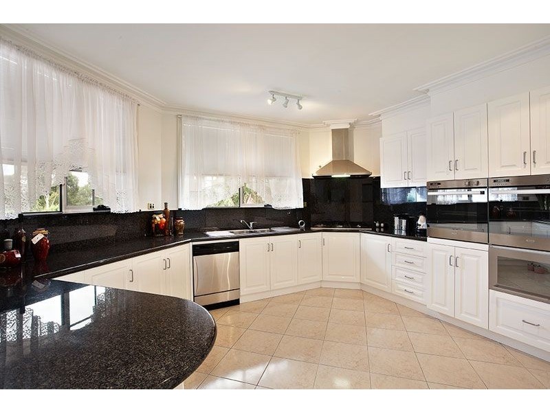 31 Telopea Crescent, Mill Park VIC 3082