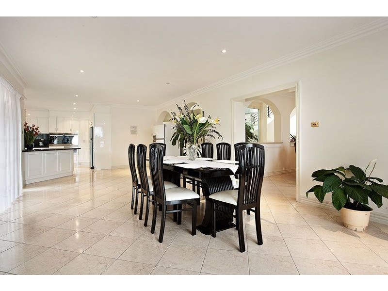 31 Telopea Crescent, Mill Park VIC 3082