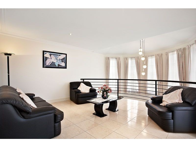 31 Telopea Crescent, Mill Park VIC 3082