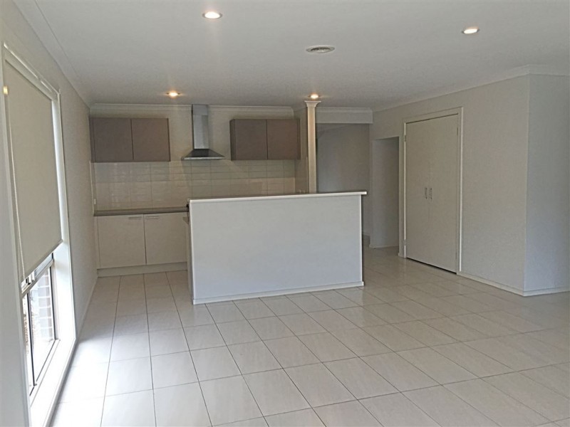 10 Succession Street, Doreen VIC 3754