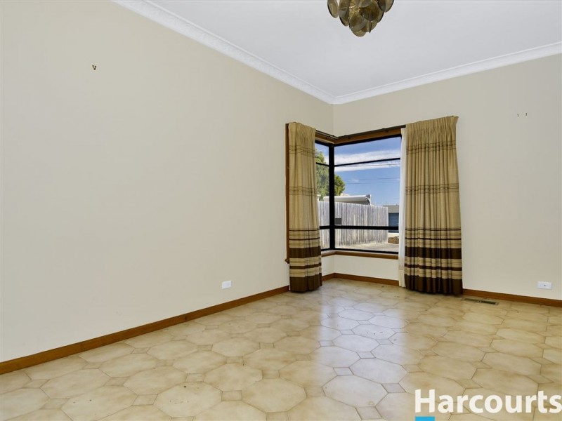 4 Elliot Street, Reservoir VIC 3073