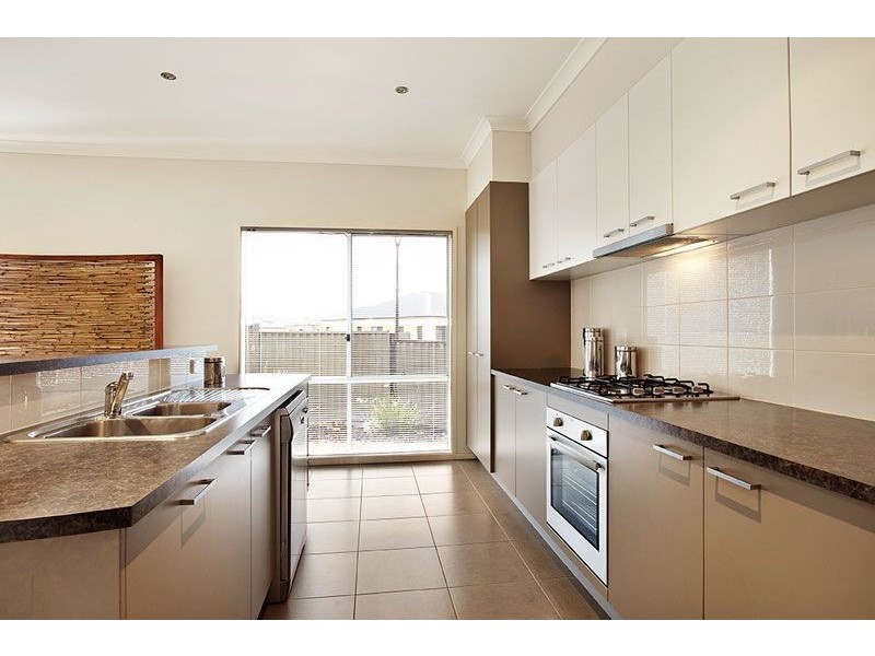 12 Kinglake Crescent, Craigieburn VIC 3064