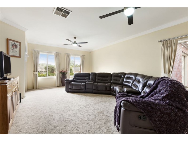 3 Londres Way, South Morang VIC 3752
