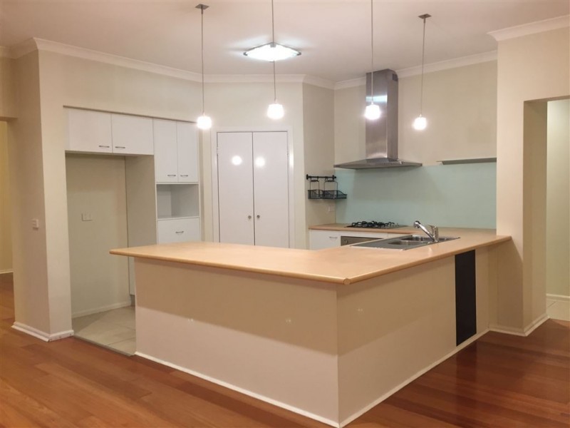 6 Greenfields Drive, Epping VIC 3076