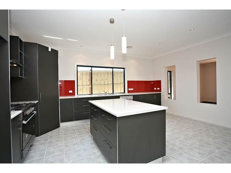 40 Thernholme Crescent, Doreen VIC 3754