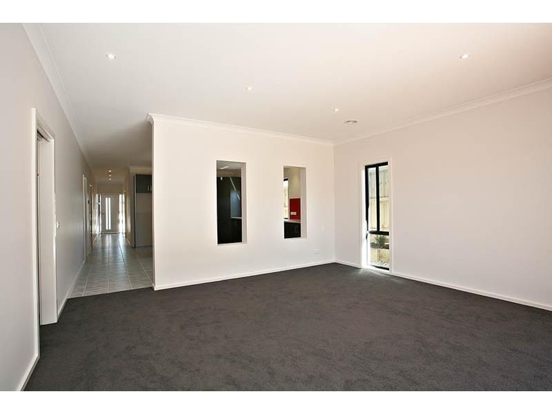 40 Thernholme Crescent, Doreen VIC 3754