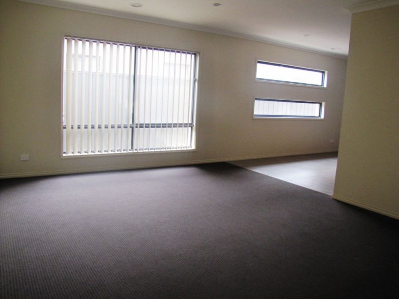 37 Corringa Way, Craigieburn VIC 3064