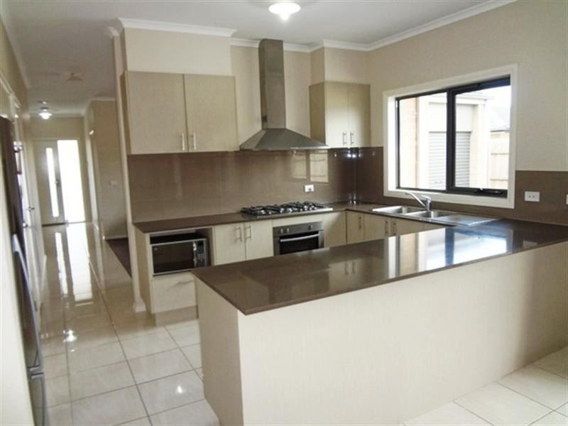 21 Crimson Crescent, Epping VIC 3076