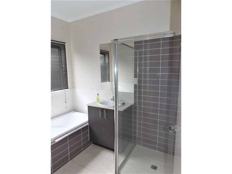 21 Crimson Crescent, Epping VIC 3076