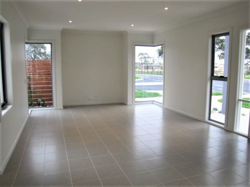 37 Champions Parade, Wollert VIC 3750