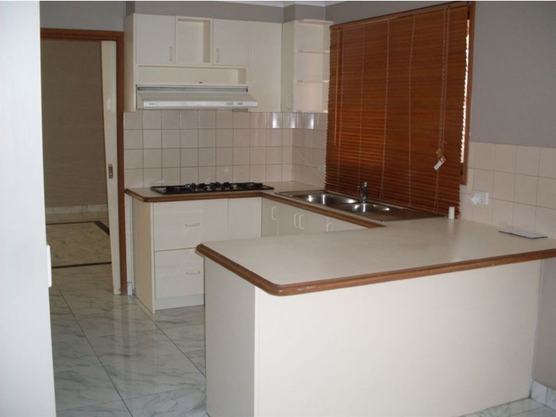 70 Prince Of Wales Avenue, Mill Park VIC 3082