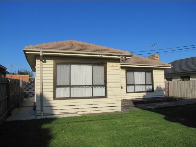 16 Pine Street, Thomastown VIC 3074