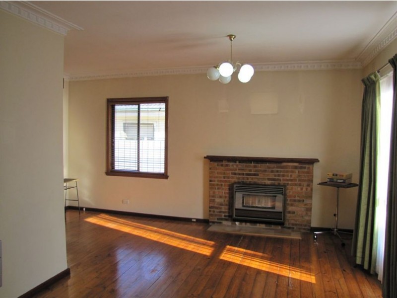 16 Pine Street, Thomastown VIC 3074