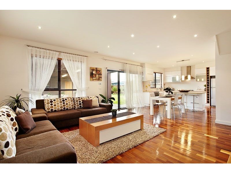 15 Charteris Grove, Epping VIC 3076