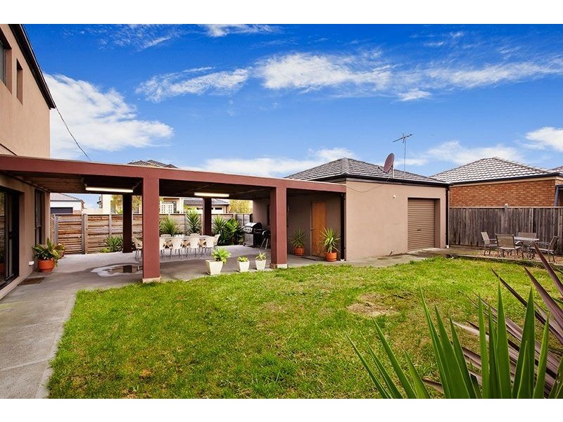 15 Charteris Grove, Epping VIC 3076