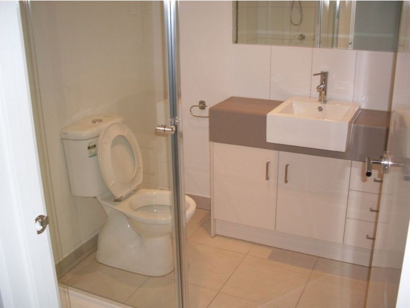 2/35 Barry Street, Reservoir VIC 3073