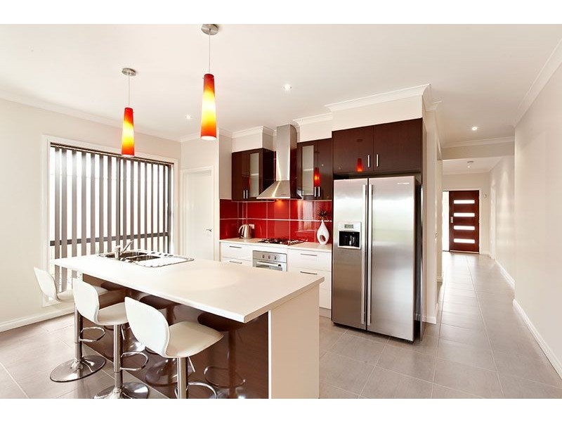 30 Alhambra Drive, Epping VIC 3076