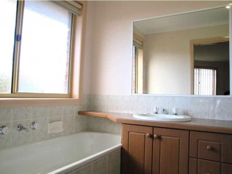 2 Loxton Terrace, Epping VIC 3076