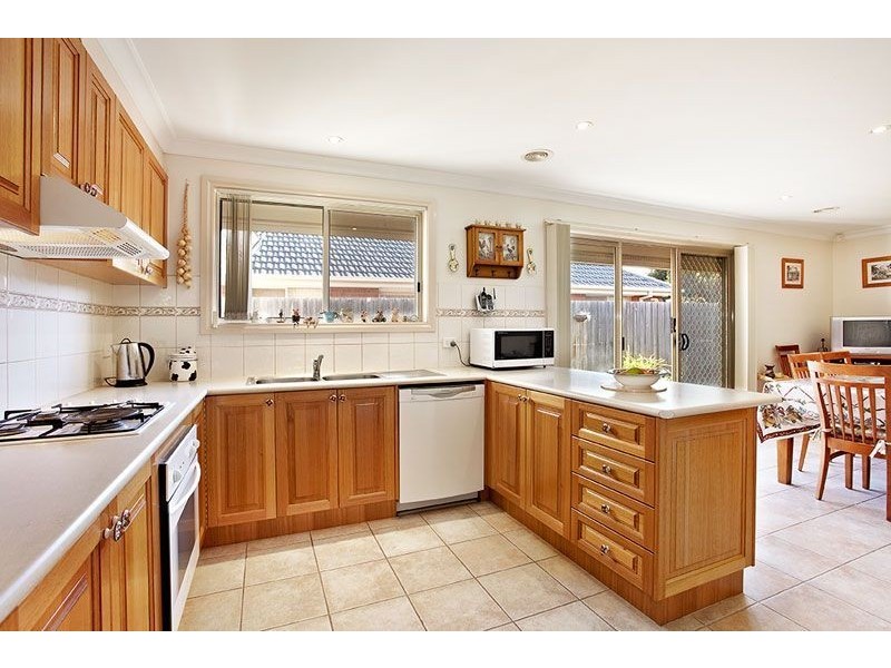 44 Twin River Drive, South Morang VIC 3752