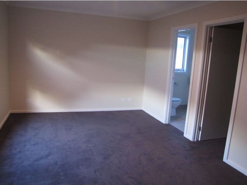 40 Highbury Circuit, Craigieburn VIC 3064