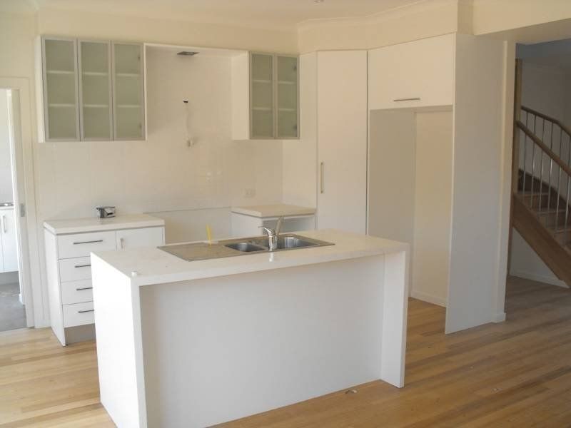 2/16 Young Street, Epping VIC 3076